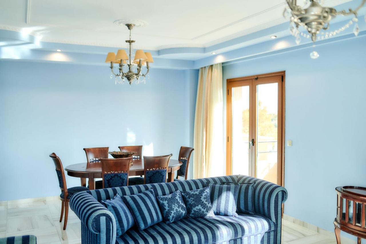 Nefeli Hotel 4*